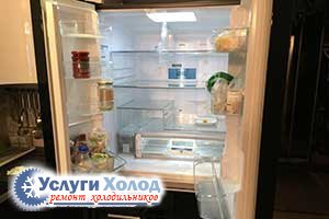 Холодильник HITACHI R-C6200U внутри