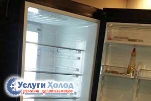 Холодильник SAMSUNG RL-55VTEBG внутри