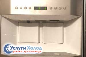 Блок выдачи воды и льда в GAGGENAU IK300254
