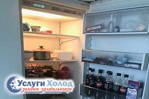 Внутри холодильника SUB-ZERO 700TCI