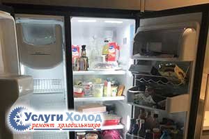 Холодильник GENERAL ELECTRIC CZS25TSEBFSS внутри