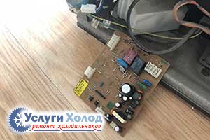 Ремонт модуля управления холодильника Whirlpool ARC8140IX